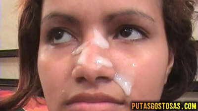 Bidh Tinka a 'faighinn cum air a h-aodann an dèidh gnè anal